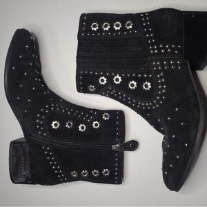 Geox Pheyton Low Women's Black Suede Zipper
Western Boot 36.5/6US ITALIAN